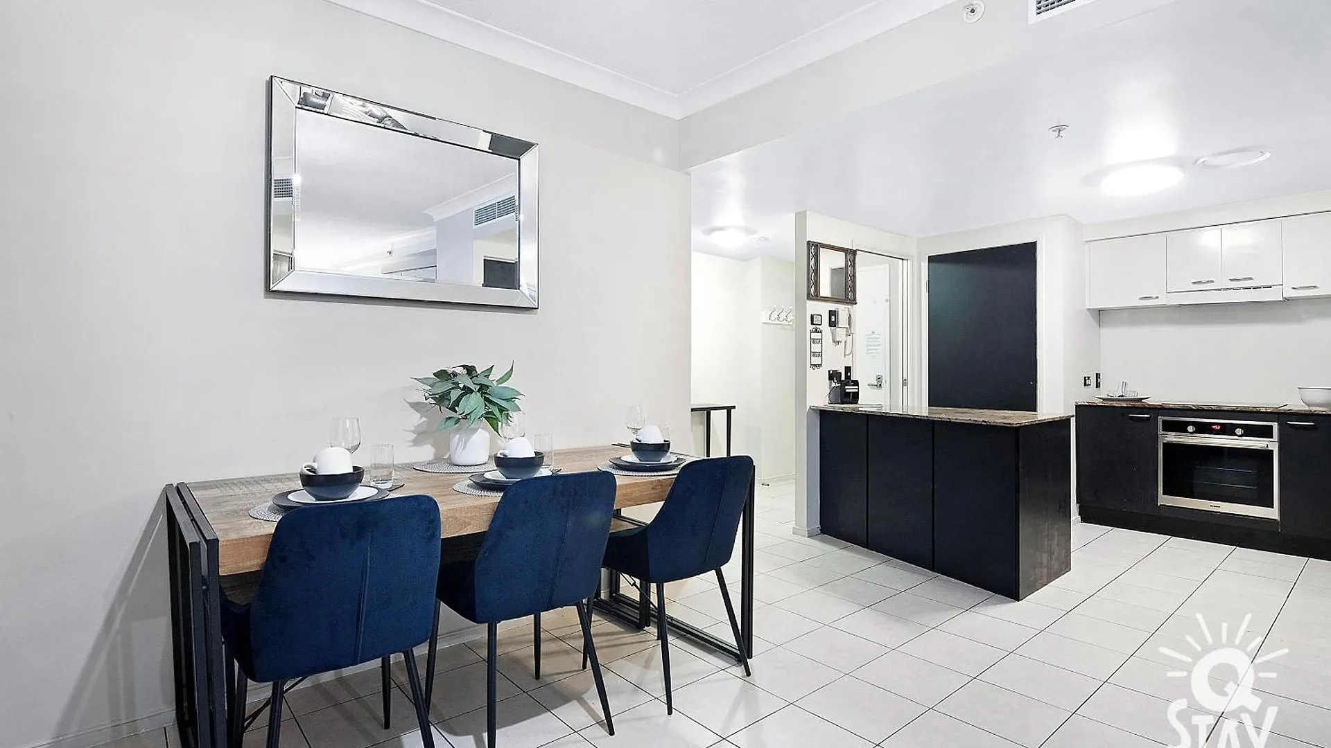 Chevron Renaissance - Qstay Gold Coast