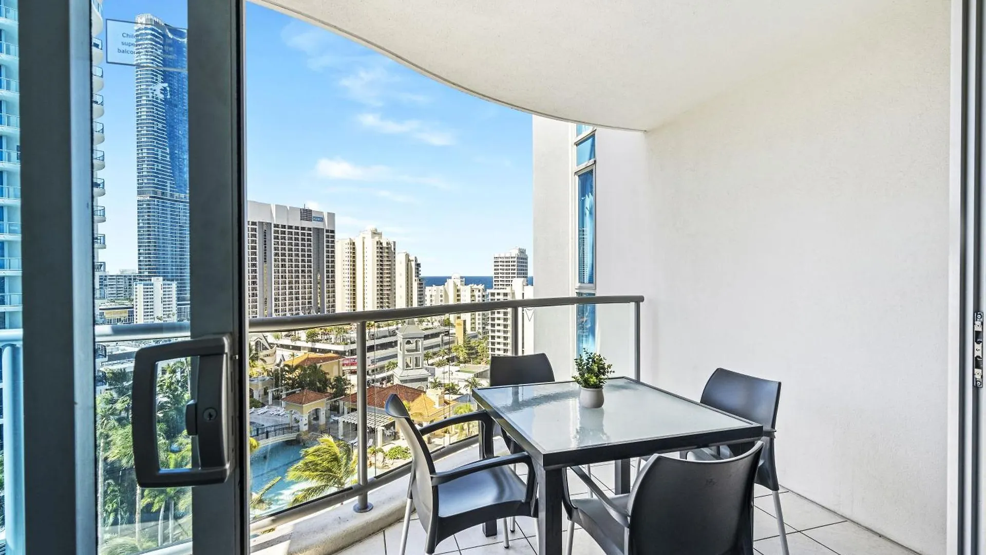 Chevron Renaissance - Qstay Gold Coast 0*,  Australia